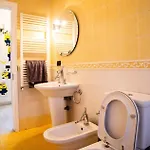 Hostel Blue Door Tiran