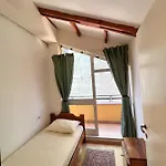 Hostel Blue Door Tiran