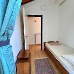 Blue Door Hostal