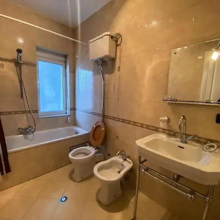 ホステル Blue Door *