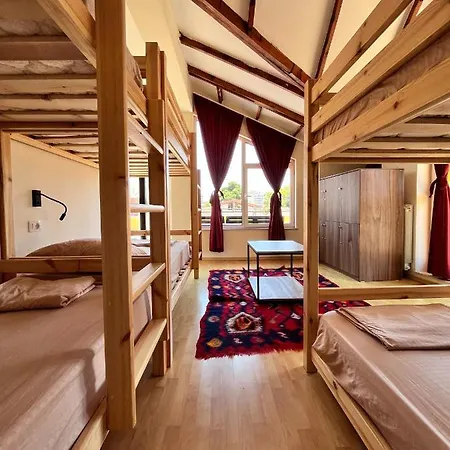 אכסניה Blue Door