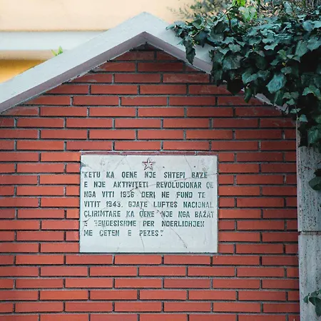 Blue Door * ティラナ