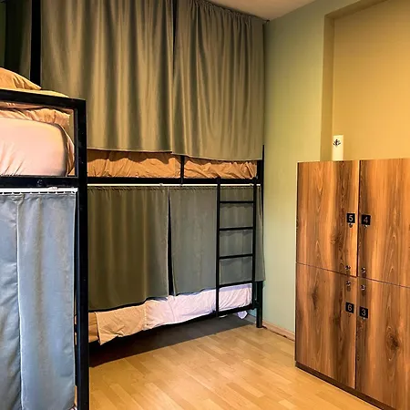 Blue Door * טיראנה