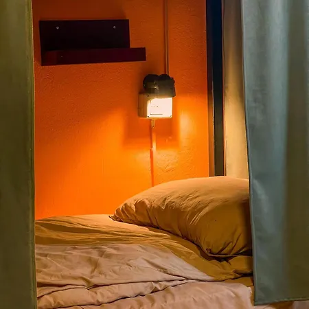 Hostel Blue Door *