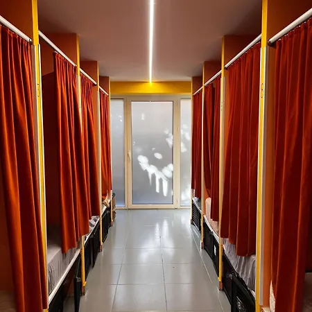 Blue Door Hostel Tirana