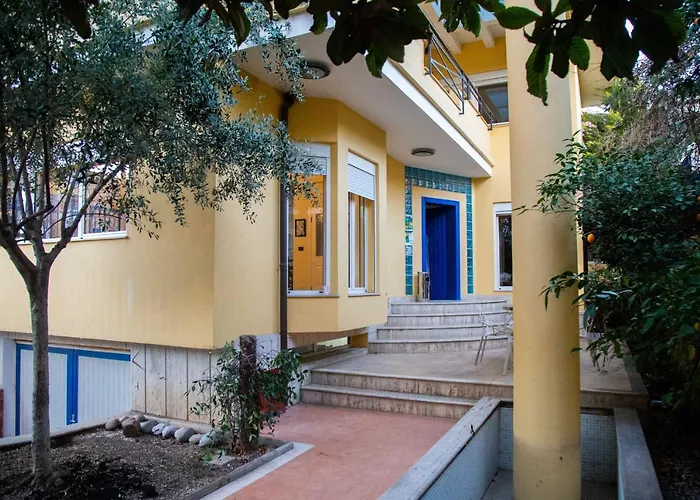 Hostel Blue Door Tirana