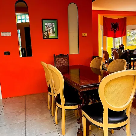 Hostal Blue Door