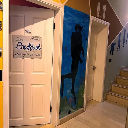 Blue Door Albergue *