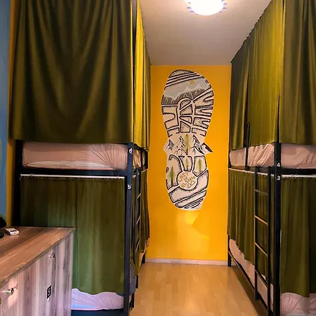 Blue Door Hostal