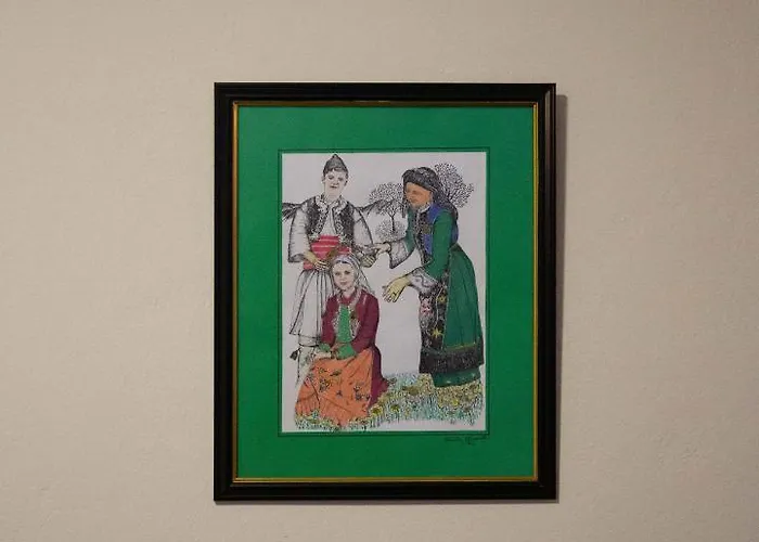 Blue Door Albergue Tirana